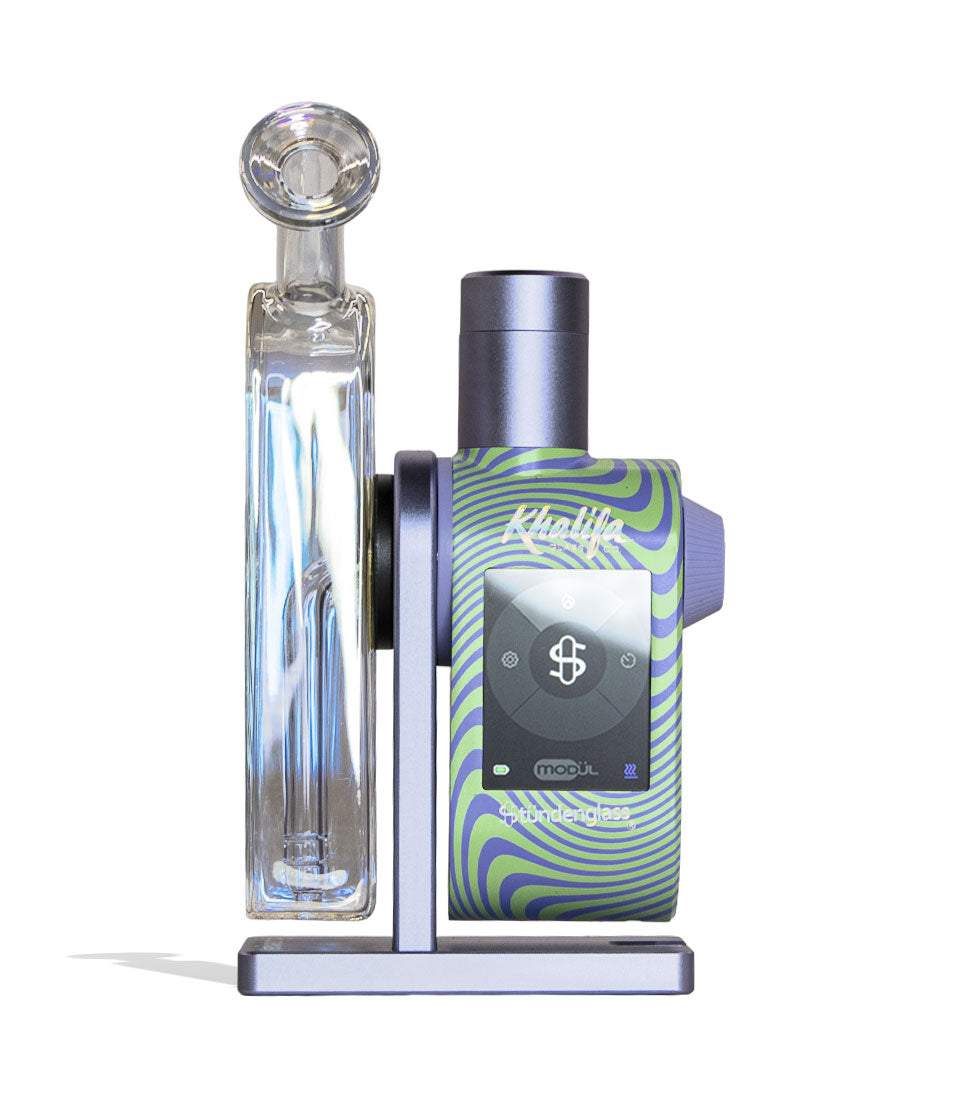 Stündenglass Wiz Khalifa Modul and Dok Deluxe Travel Set concentrate vaporizer wax pen on white background